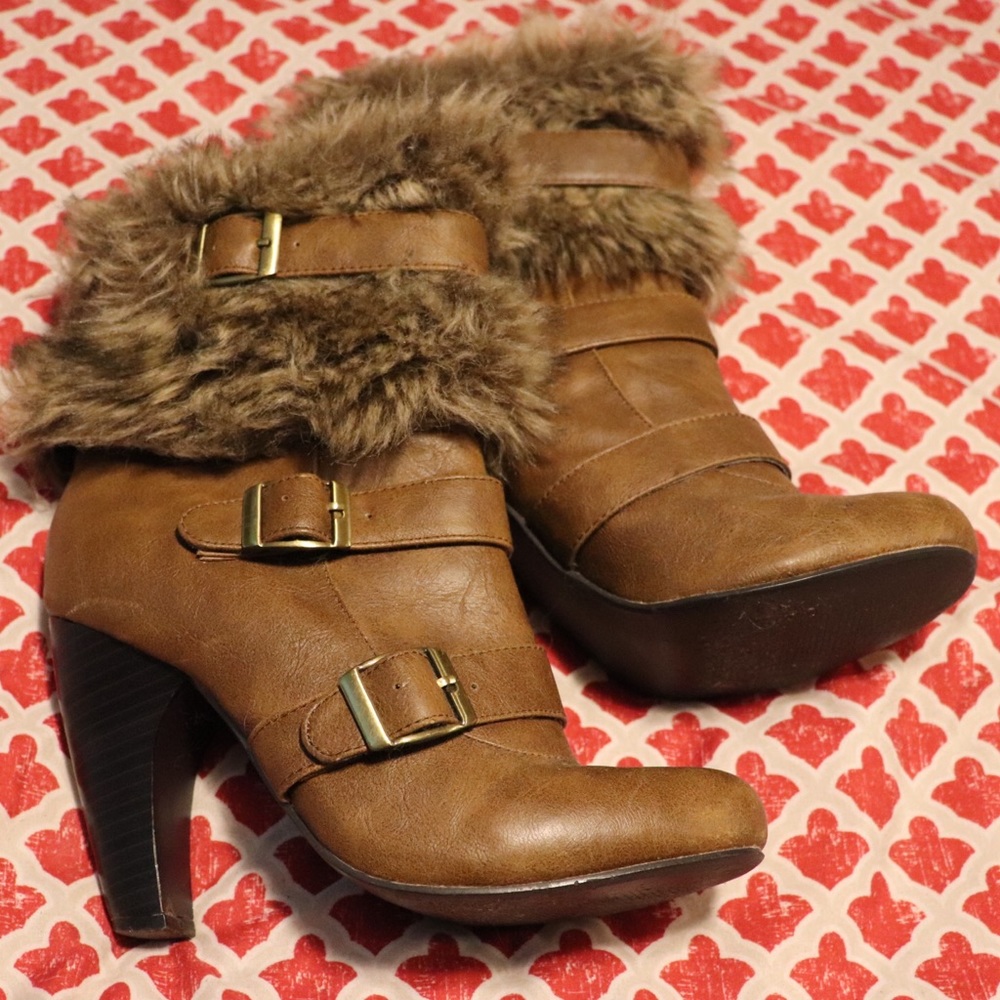 Cute heeled boots!